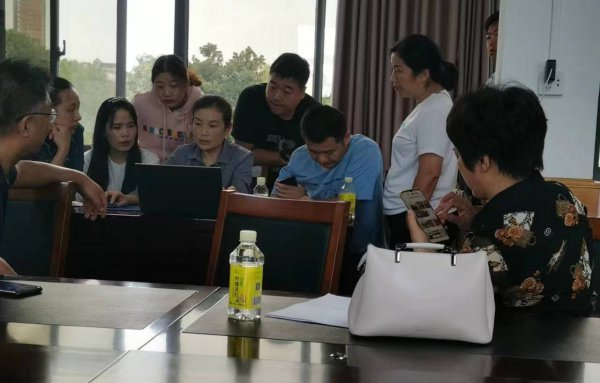 tyc1286太阳成集团连续七年强力支撑全国农民手机应用技能培训